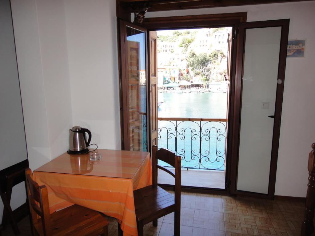 Captain's 3* Symi