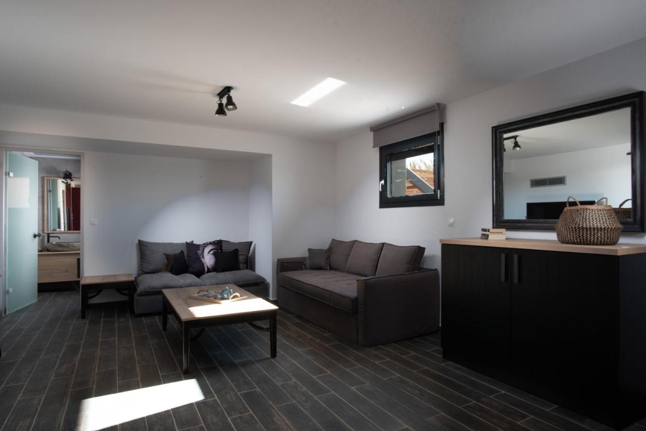 Mirazur Seafront Sunset Villa *