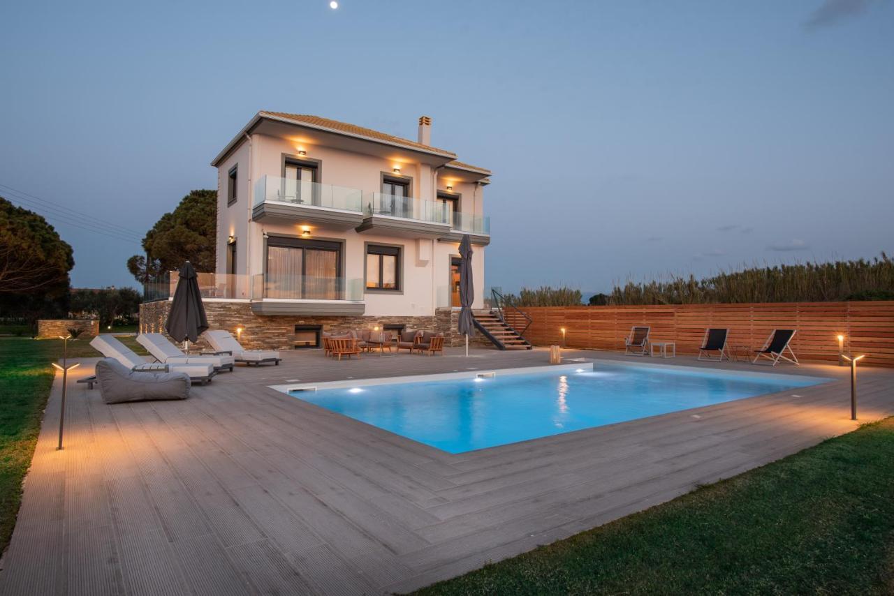 Mirazur Seafront Sunset Villa