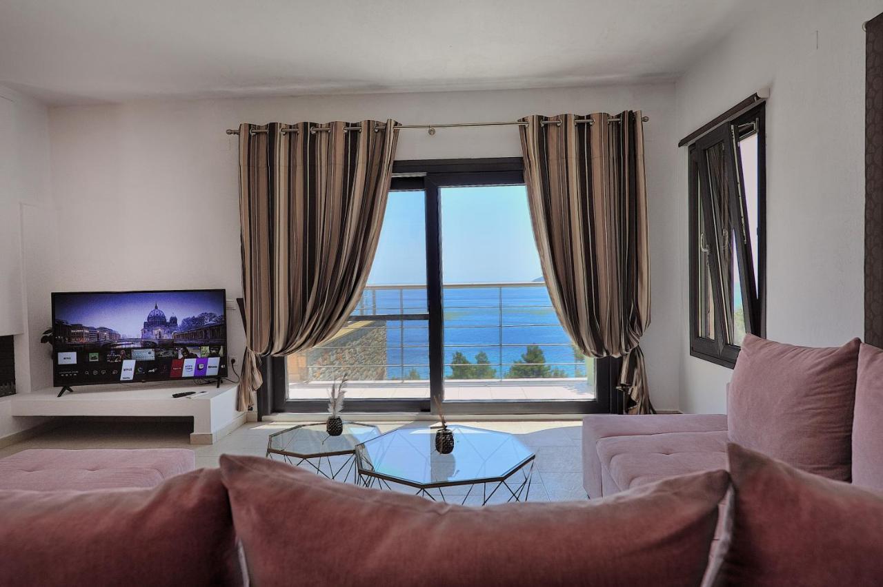 Golden King Villa *