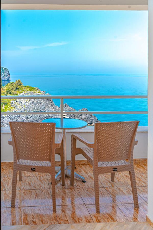 The Life Guest house Limnionas (Central Greece)