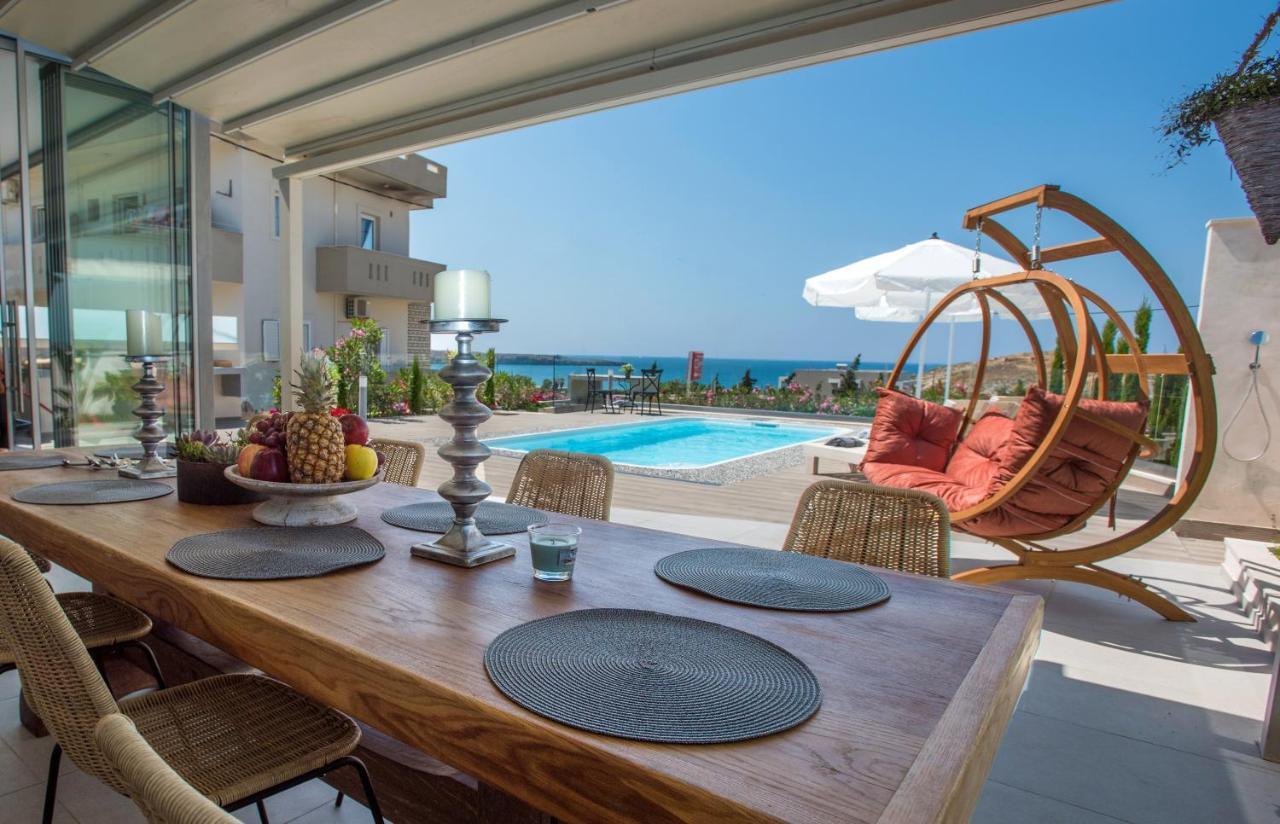 Sea View With Private Pool Close To The Villa *
