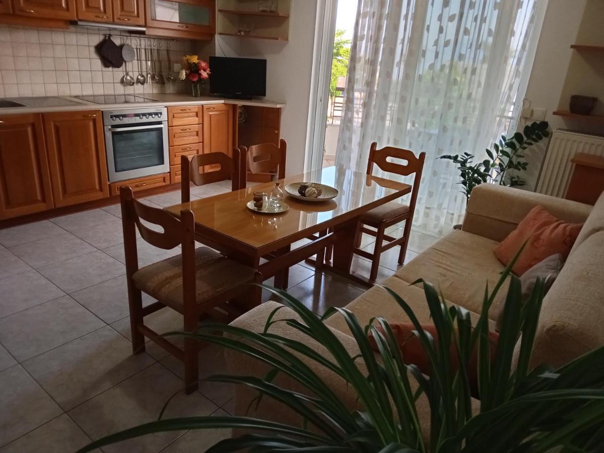 Nicholas House ! Chalkida