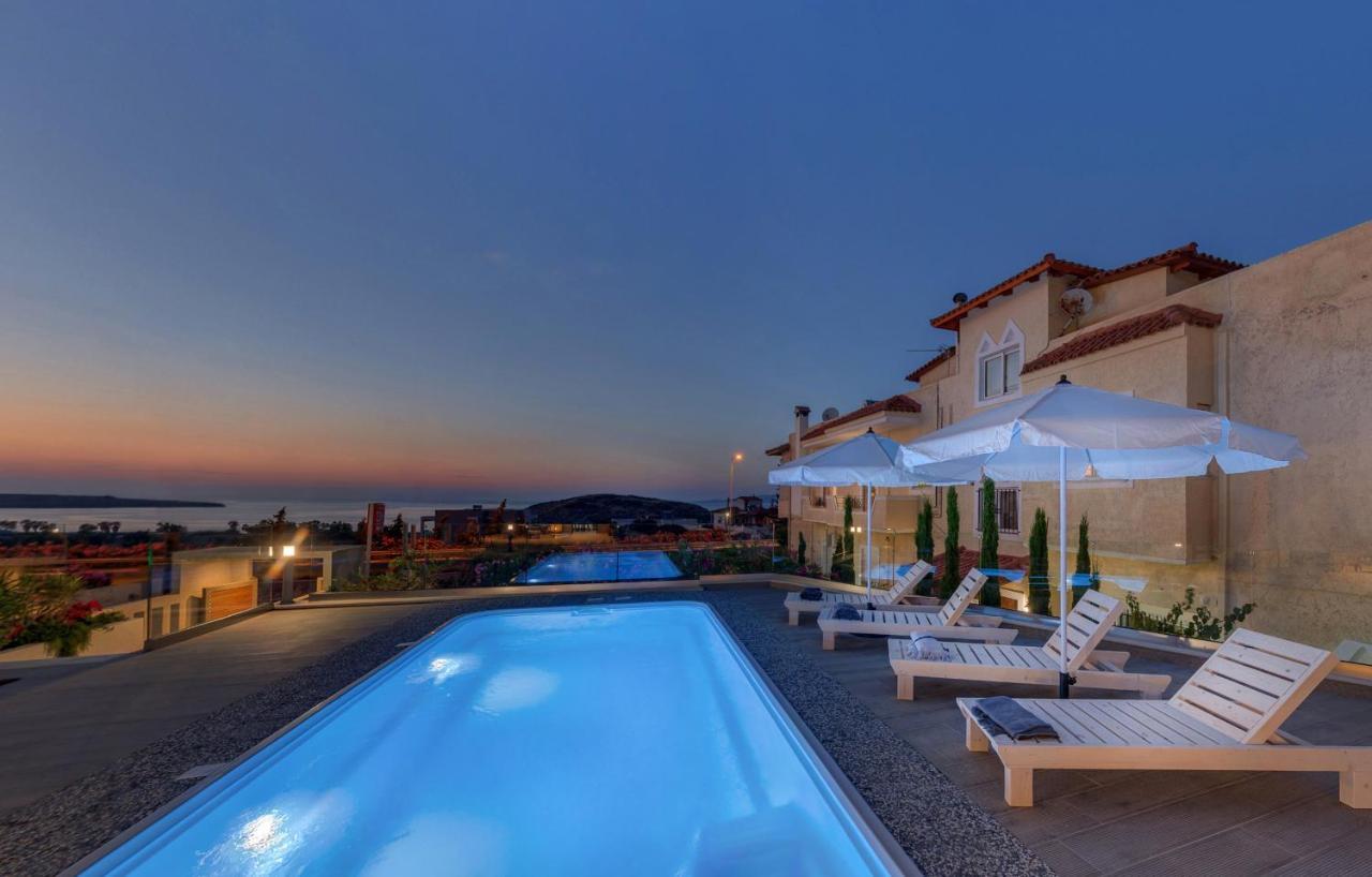 Sea View With Private Pool Close To The Villa