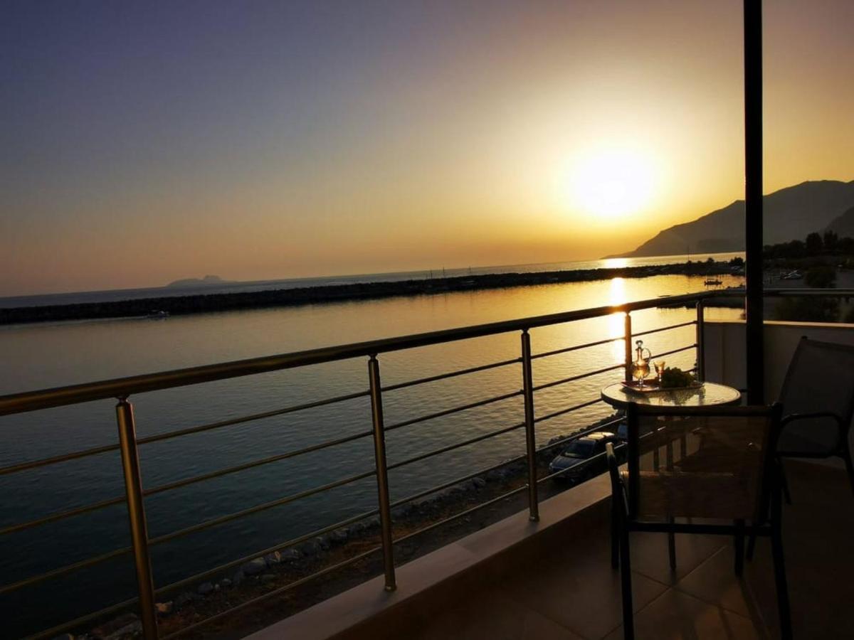Blue Sea Apartment, Seaside * Kokkinos Pirgos