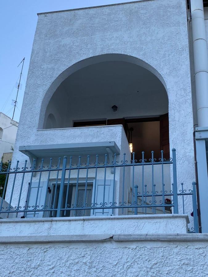 On The Road House Aperathos