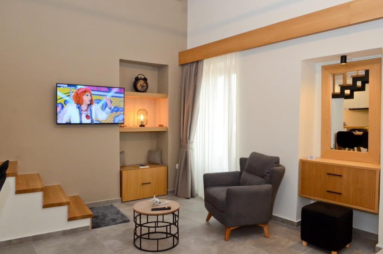 Roloi Apartment