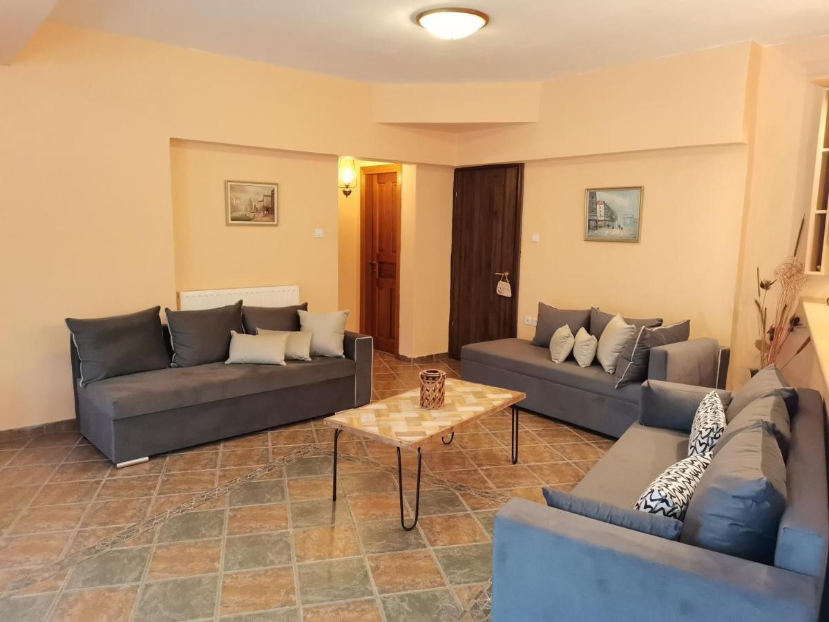 Christie's Ground Floor By The Sea Kato Gatzea