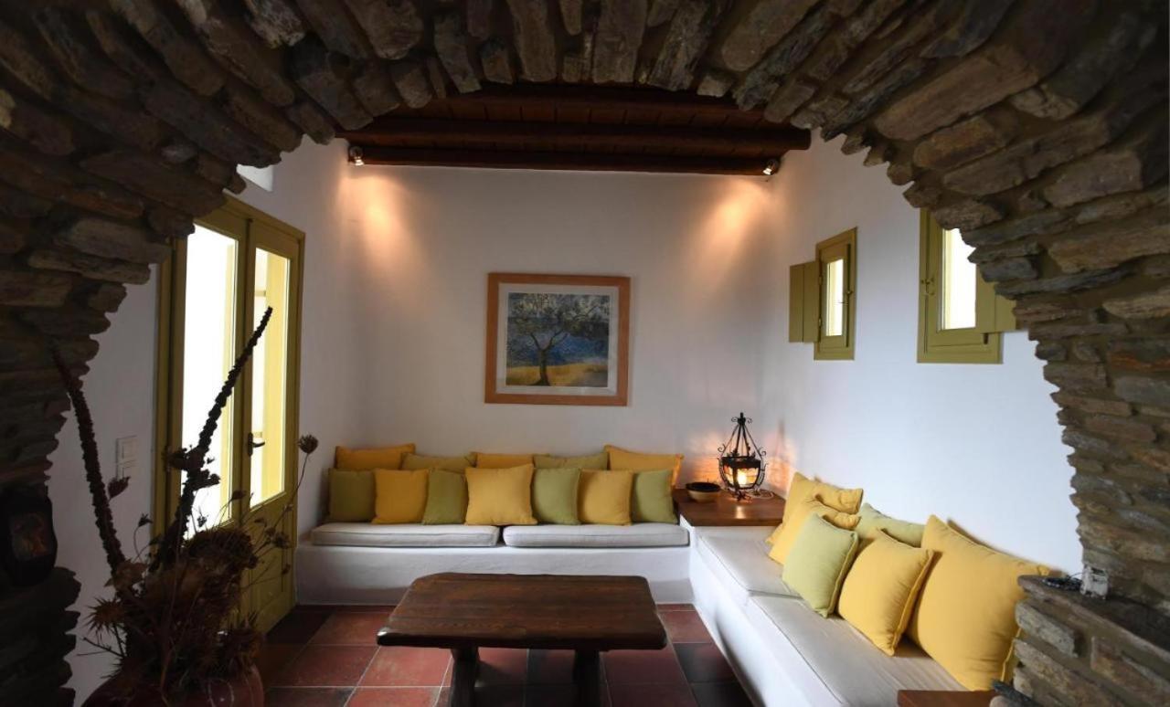 Theassis Apartment