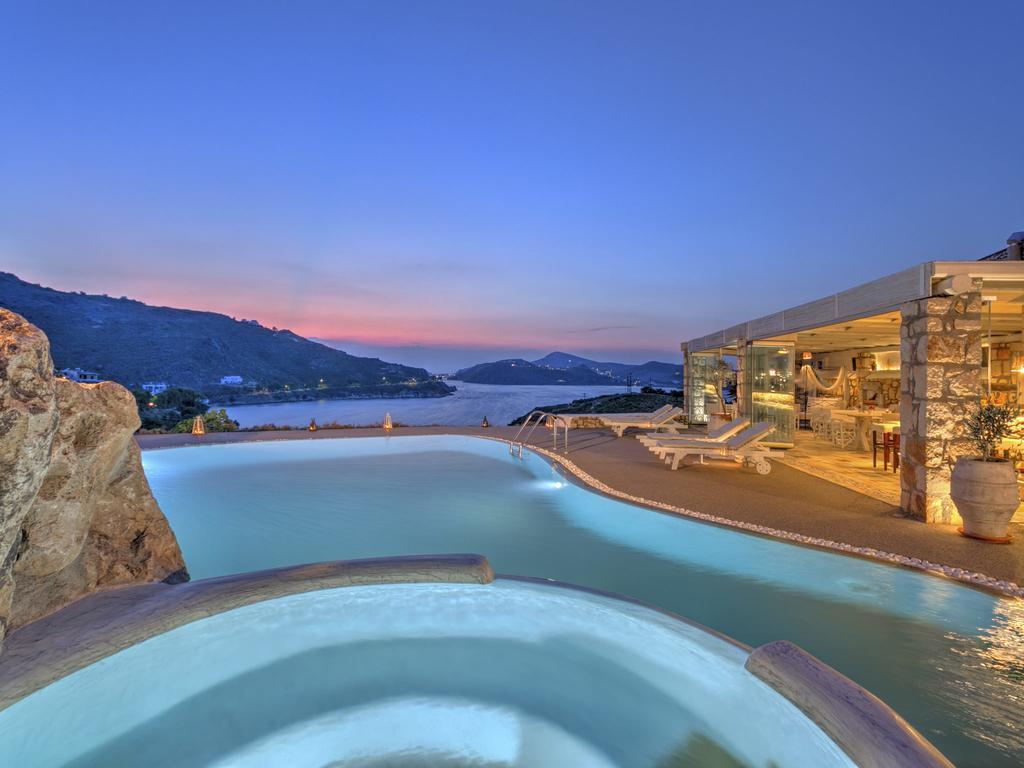 Eirini Luxury Villa