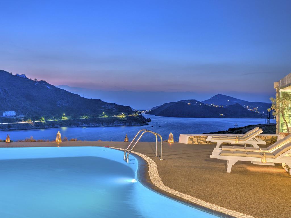 Eirini Luxury Villa *