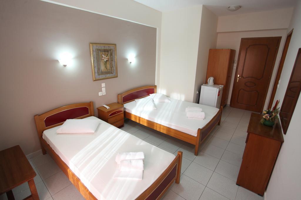 Alexandros Hotel