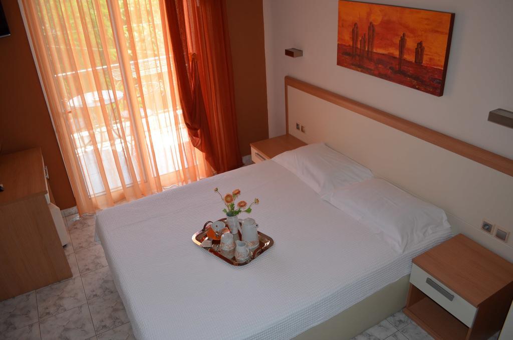 Elanios Zeus Aparthotel 3*