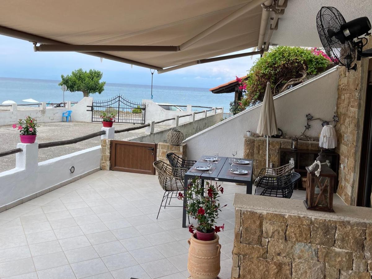 Paralia Apartment *