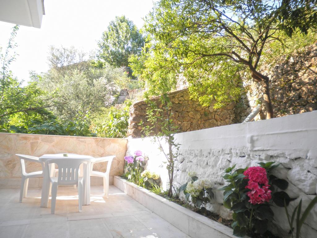 Kostas Studios Apartment