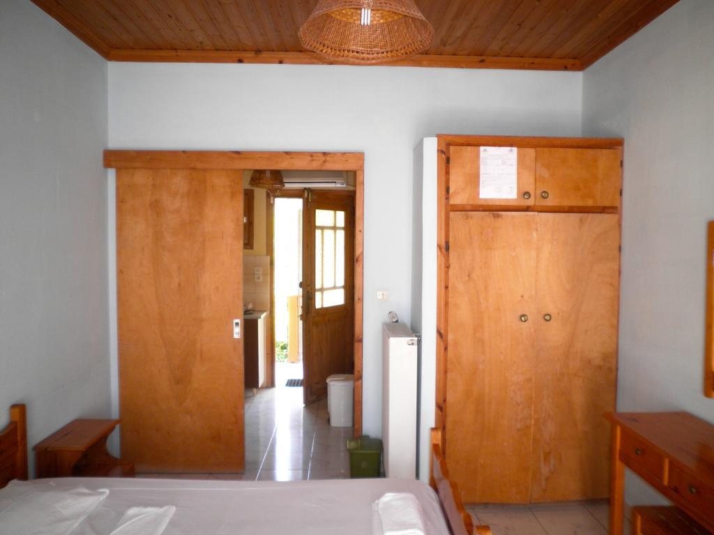 Kostas Studios Apartment