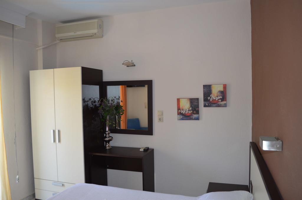 Aparthotel Elanios Zeus