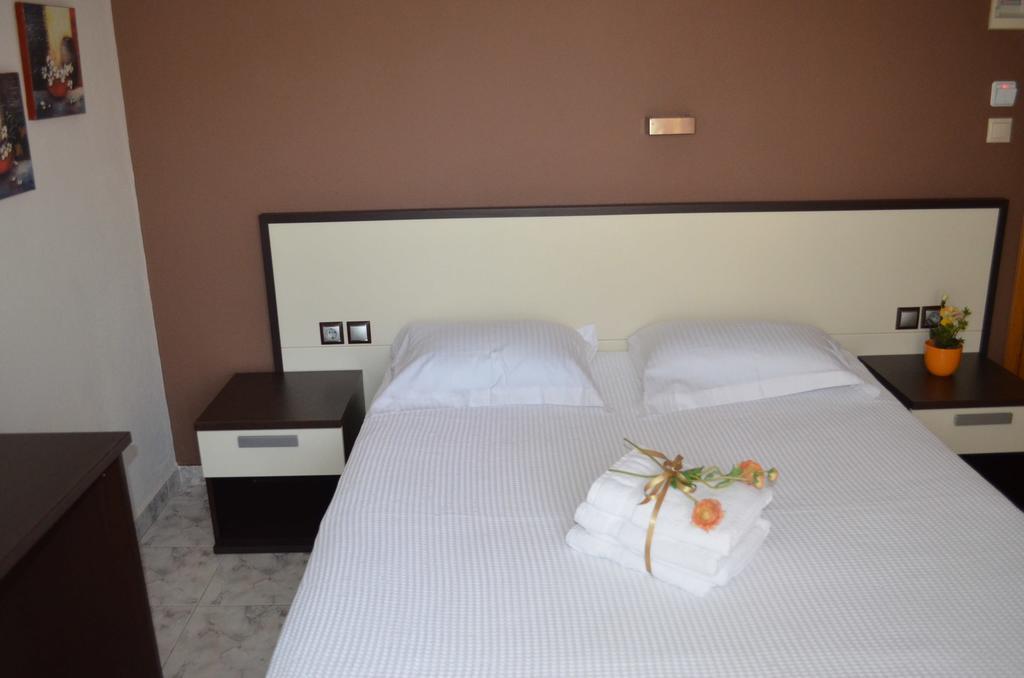 Elanios Zeus Aparthotel 3*