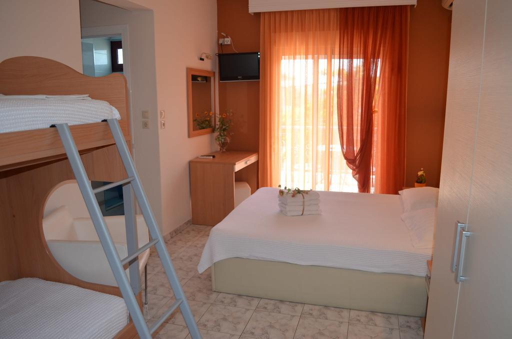 Aparthotel Elanios Zeus 3*