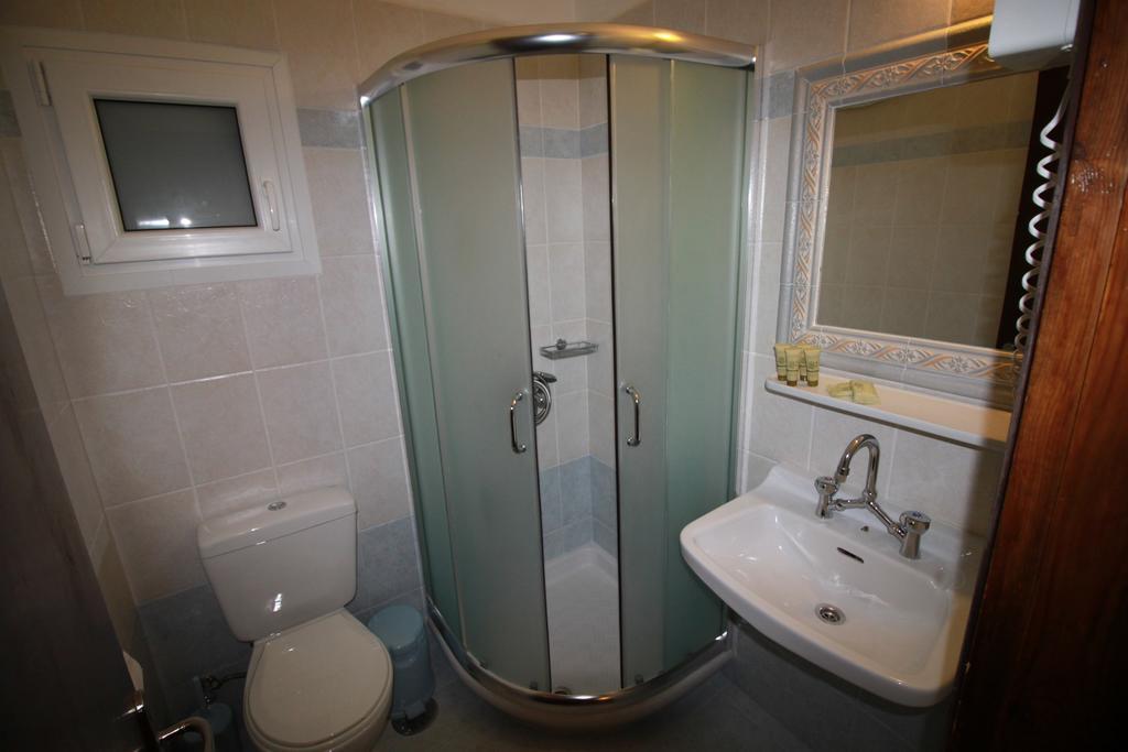 Akrogiali Aparthotel Posidhonia (Syros)