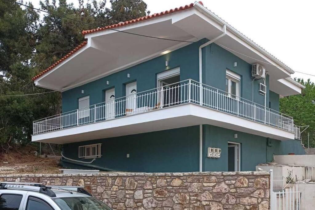 Holiday home κοντά στην θάλασσα *