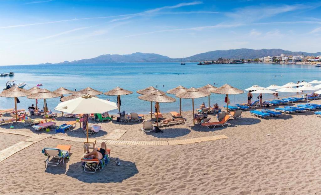 New Brand Villas: Beachside Retreat With And Heated Pool Haraki