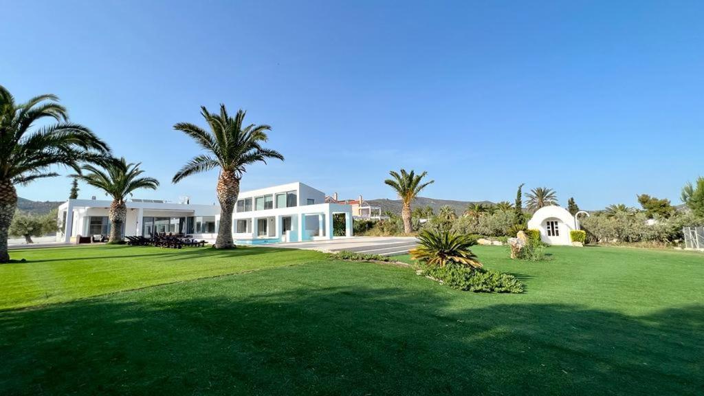 Leblanc Luxurious Beachfront Villa, Gcollectiongr Villa