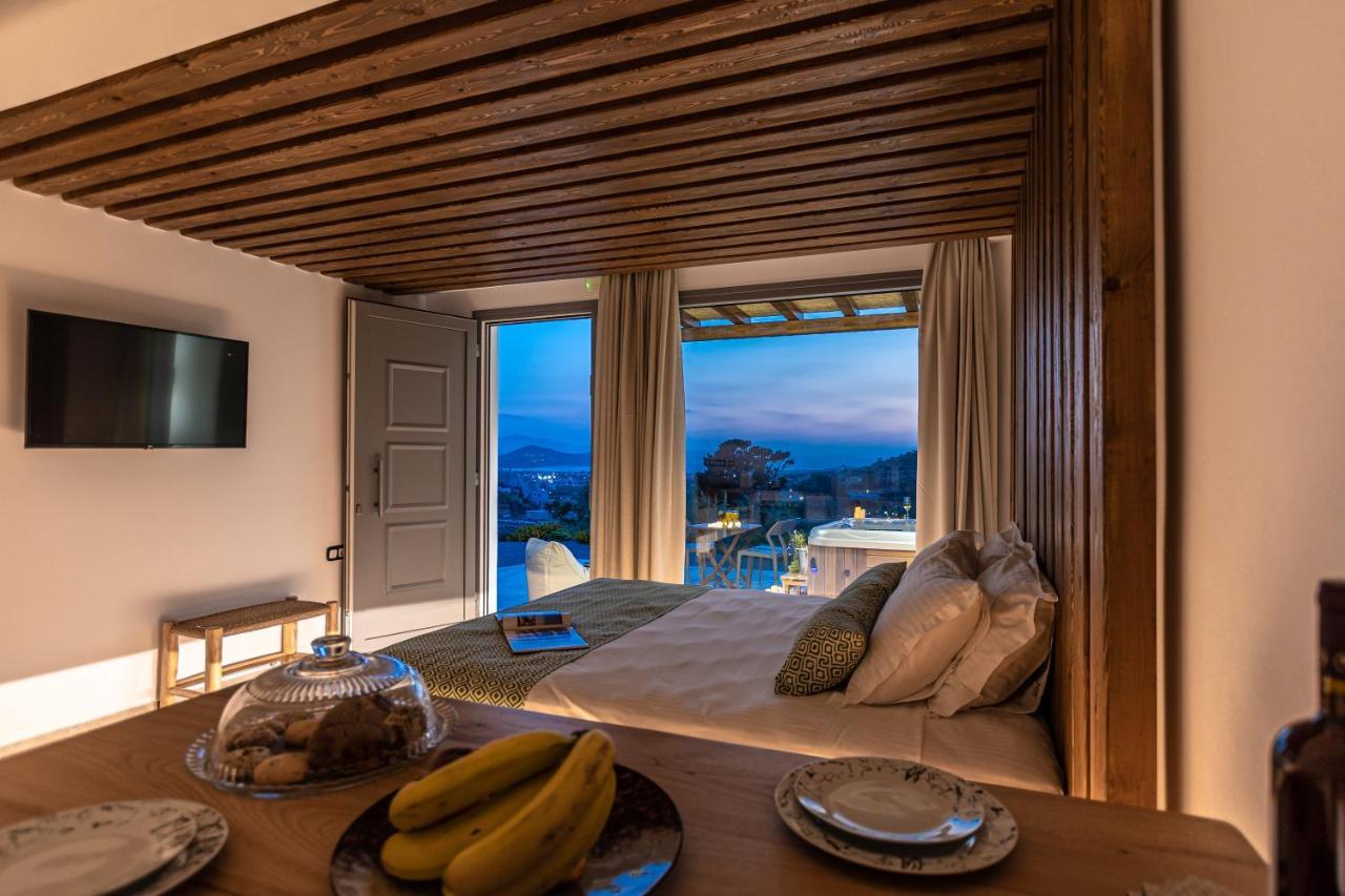 Naxos Pantheon Luxury *