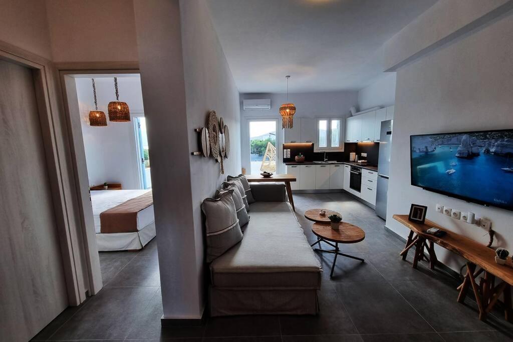 Kryni Deluxe Villa Adamantas (Milos)