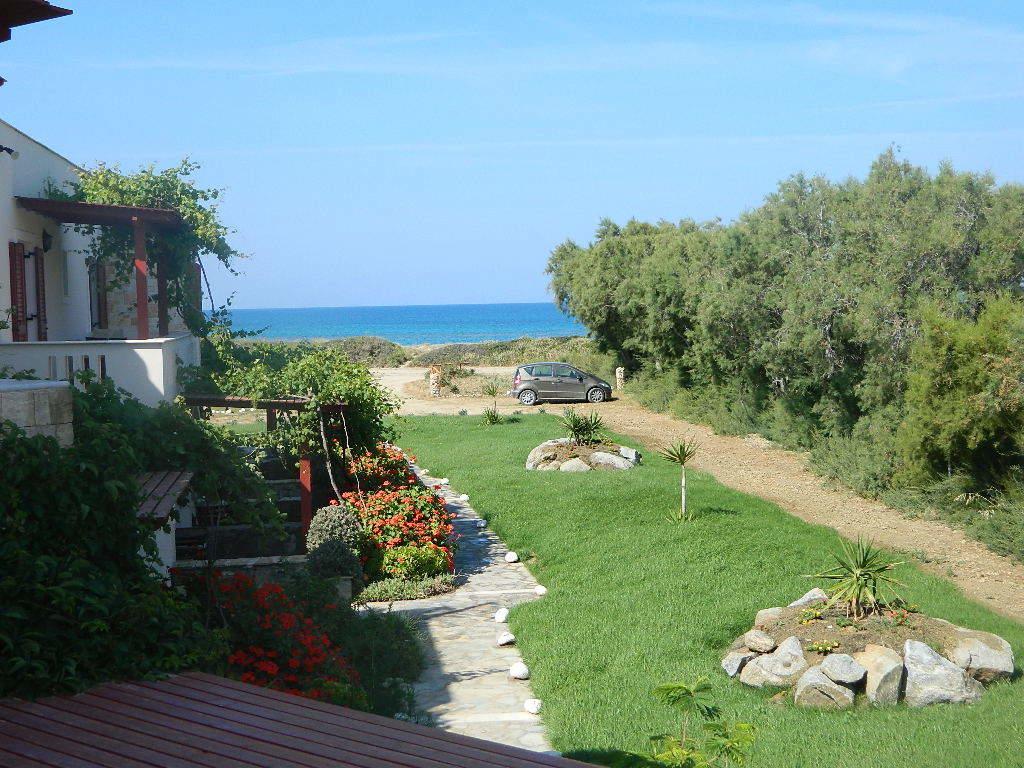 Acti 2* Plaka (Naxos)