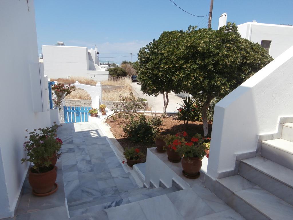 Sophie Naousa (Paros)
