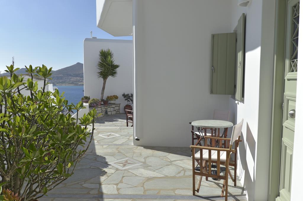 Hara Studios And Naousa (Paros)