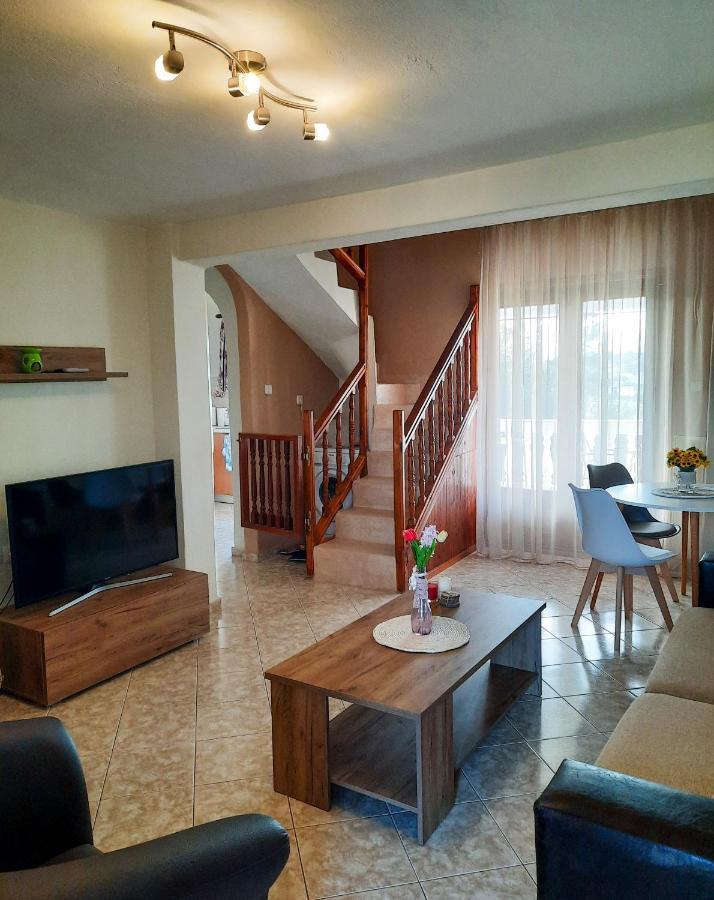Aktaia Holiday home