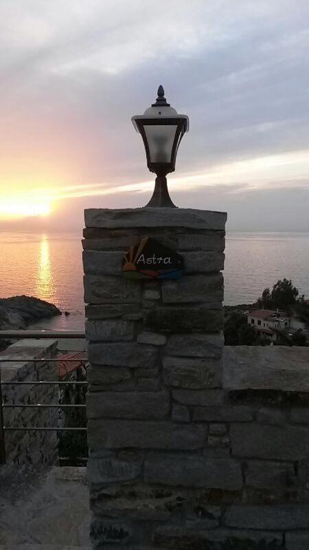 Astra-ferienhaus Mit Grosser Dachterrasse Und Top-ausstattung In Nas Holiday home Armenistis (Ikaria)