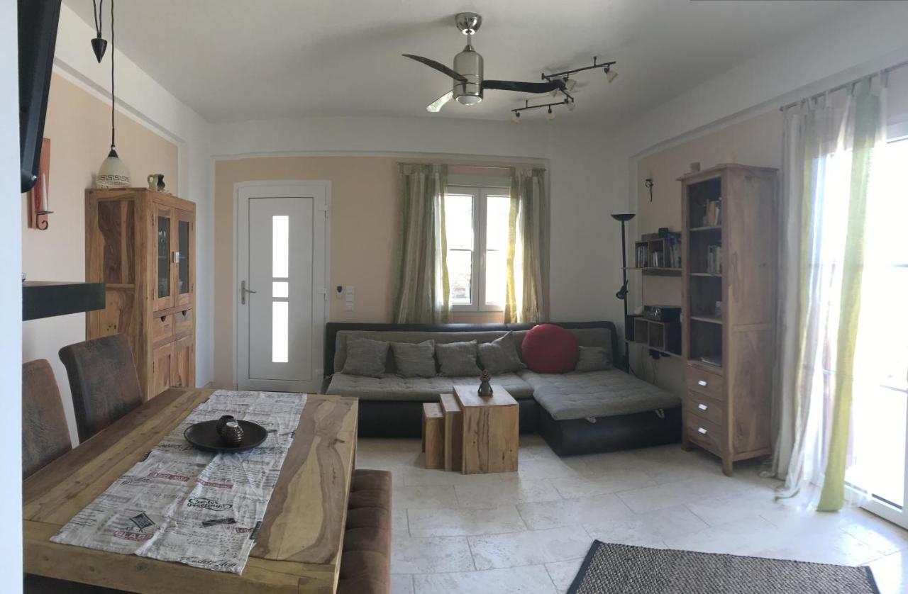 Astra-ferienhaus Mit Grosser Dachterrasse Und Top-ausstattung In Nas