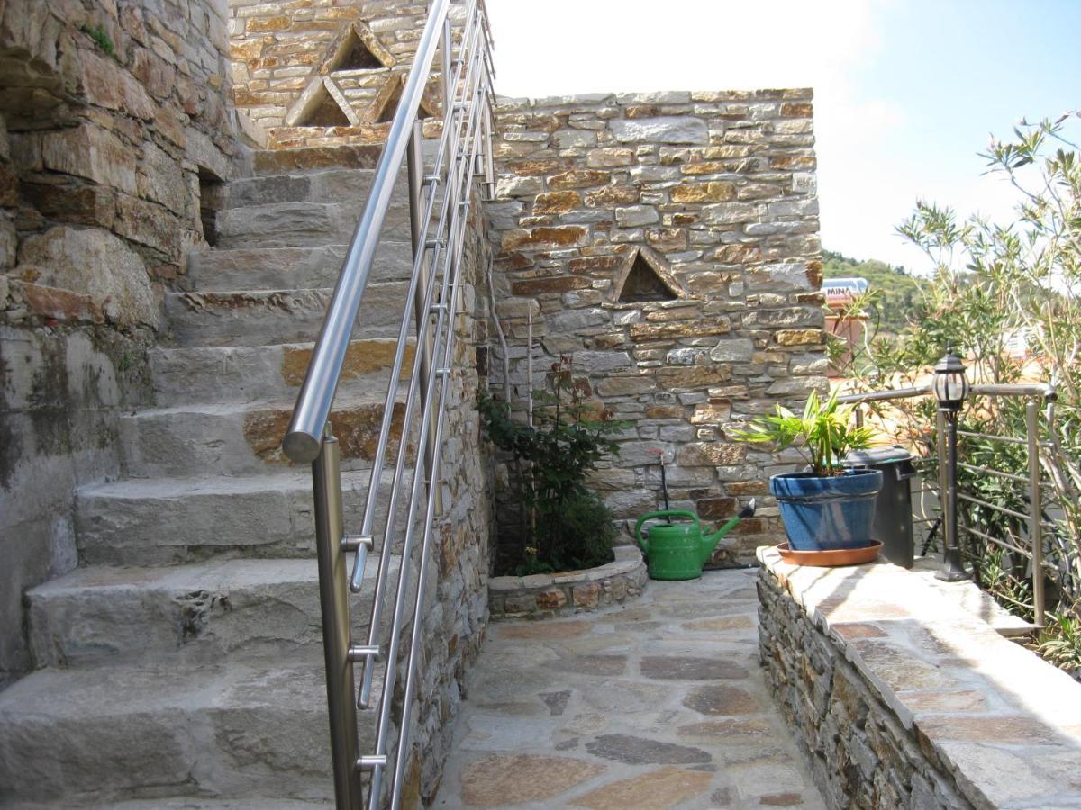 Astra-ferienhaus Mit Grosser Dachterrasse Und Top-ausstattung In Nas * Armenistis (Ikaria)