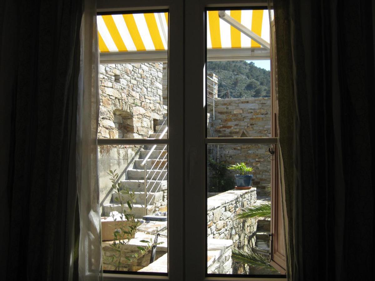 Astra-ferienhaus Mit Grosser Dachterrasse Und Top-ausstattung In Nas Holiday home