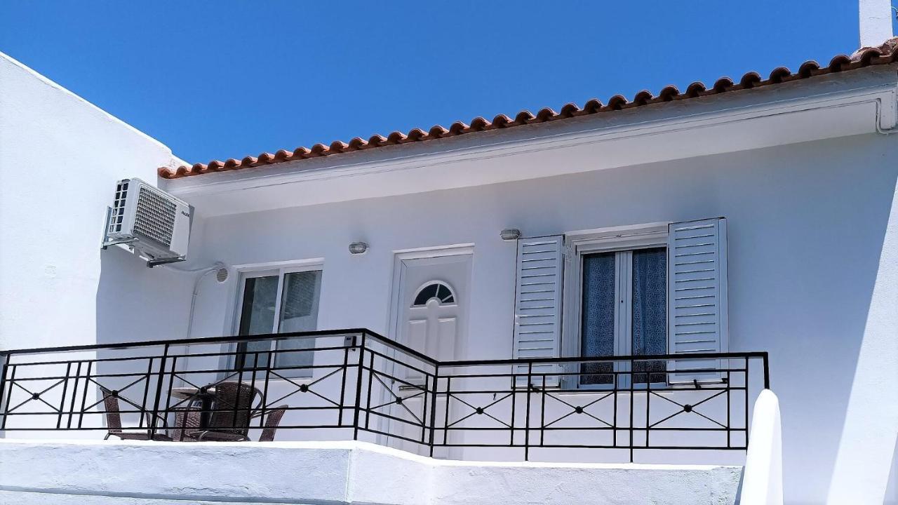 Villa Dea Del Mare Complex In Front Of The Sea.