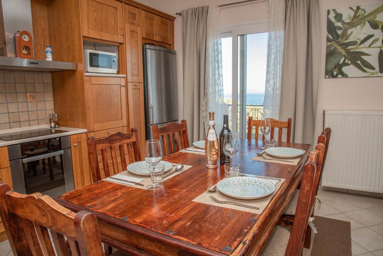 Sotiris Villa Katavolos