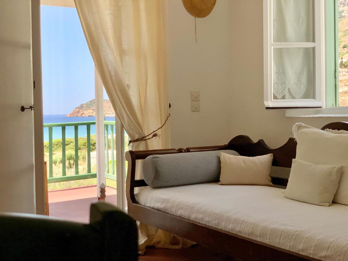Alkyonis Kamares (Sifnos)