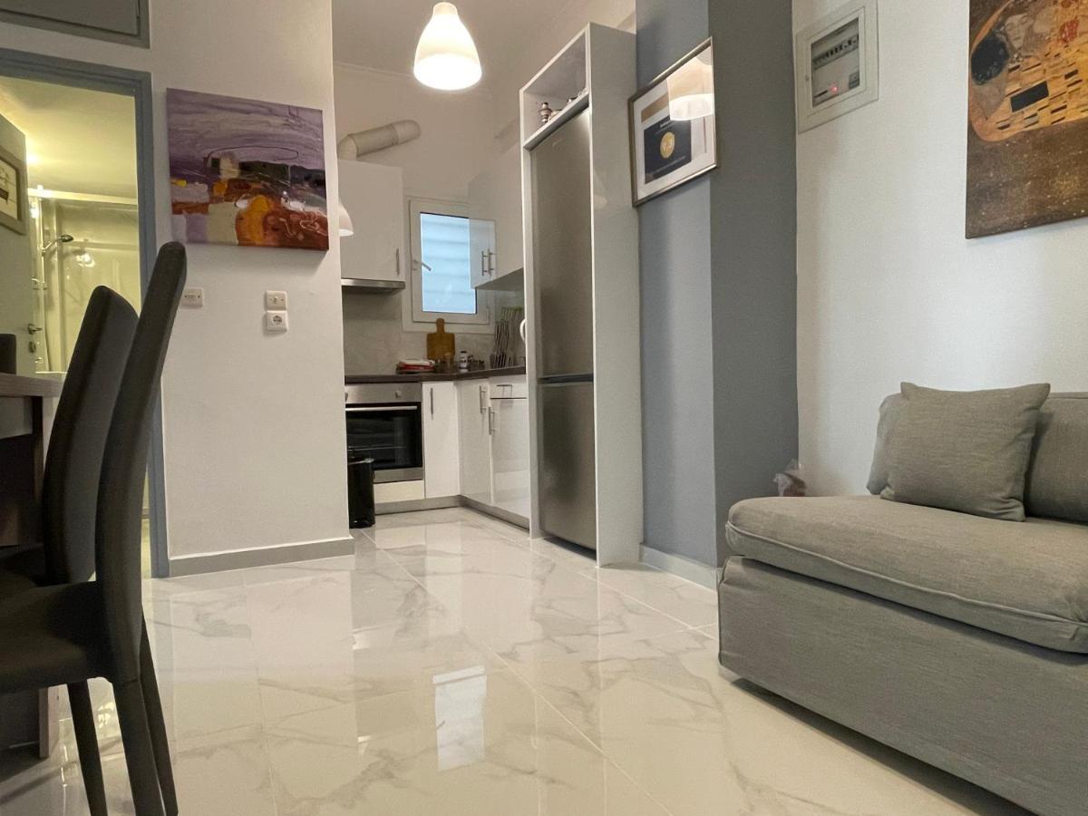 Cosy In Glyfada Center Apartment *