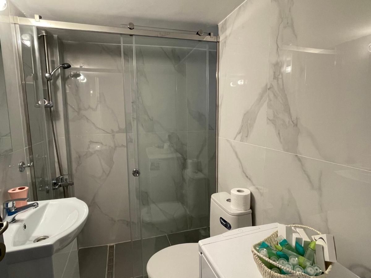 Cosy In Glyfada Center Apartment Athens