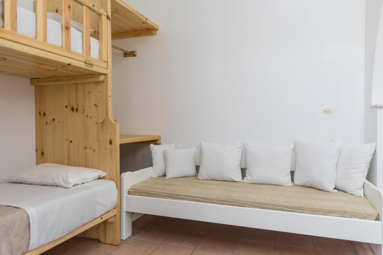 Aqua Naxos & Guest house