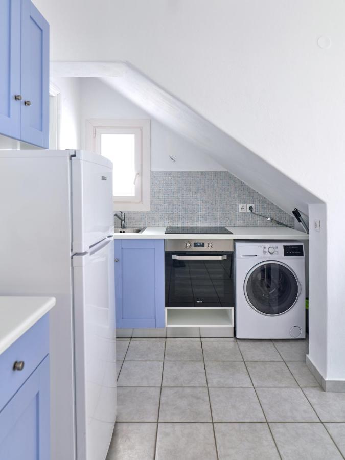 Ilios Home, Walking Distance From Logaras Sandy Beach, Paros Apartment