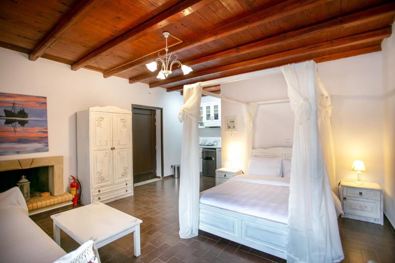 Apartment Traditional Plagiaki Neo Oitilo