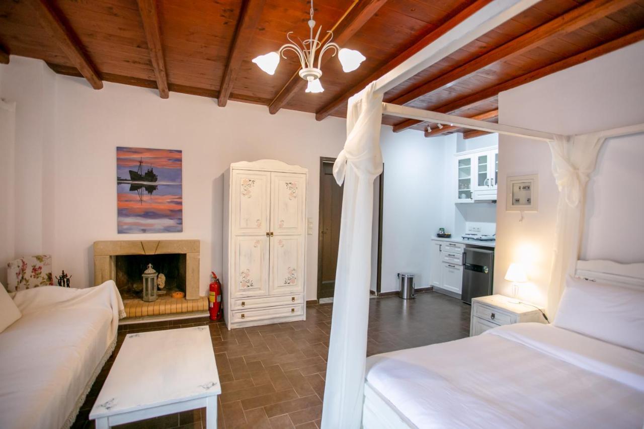 Traditional Plagiaki Apartment *