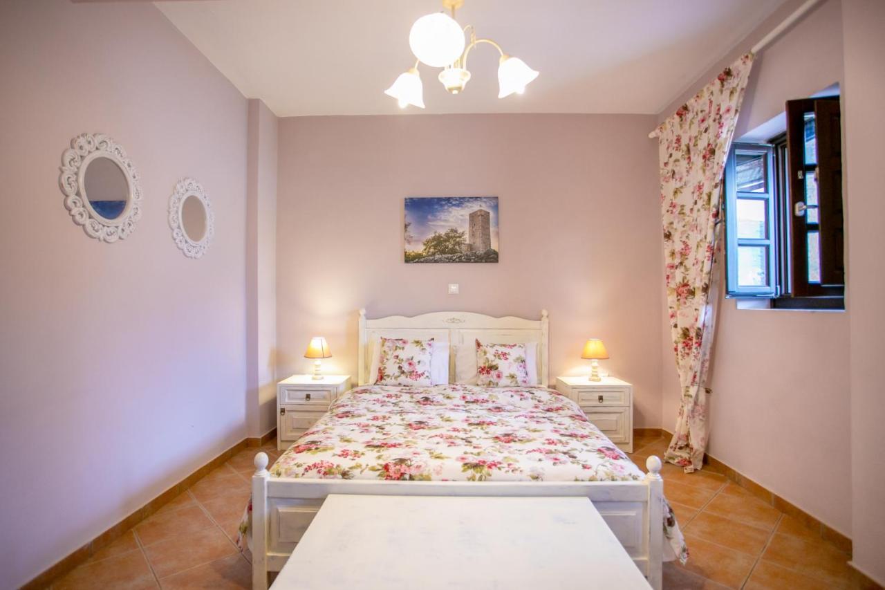 Traditional Plagiaki Apartment *