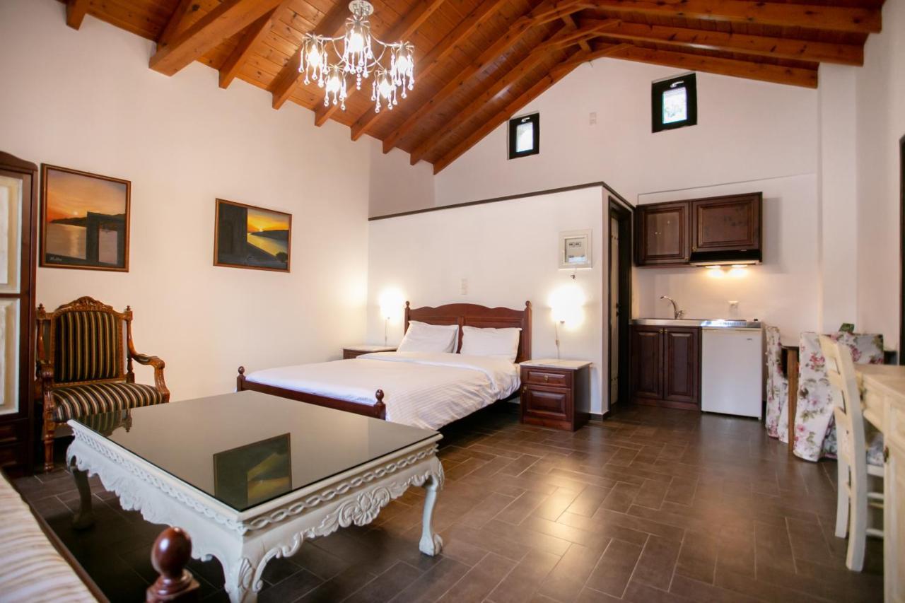 Traditional Plagiaki Apartment