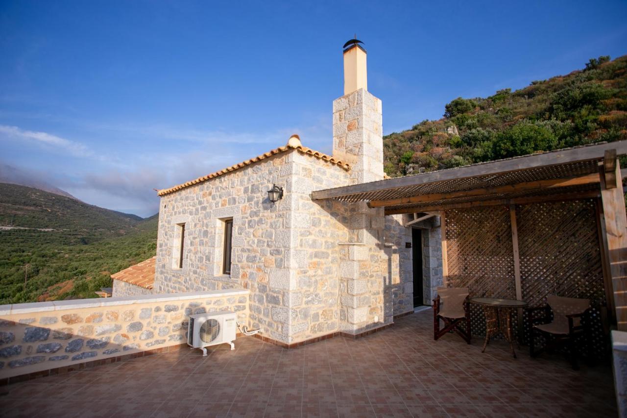 Traditional Plagiaki Apartment