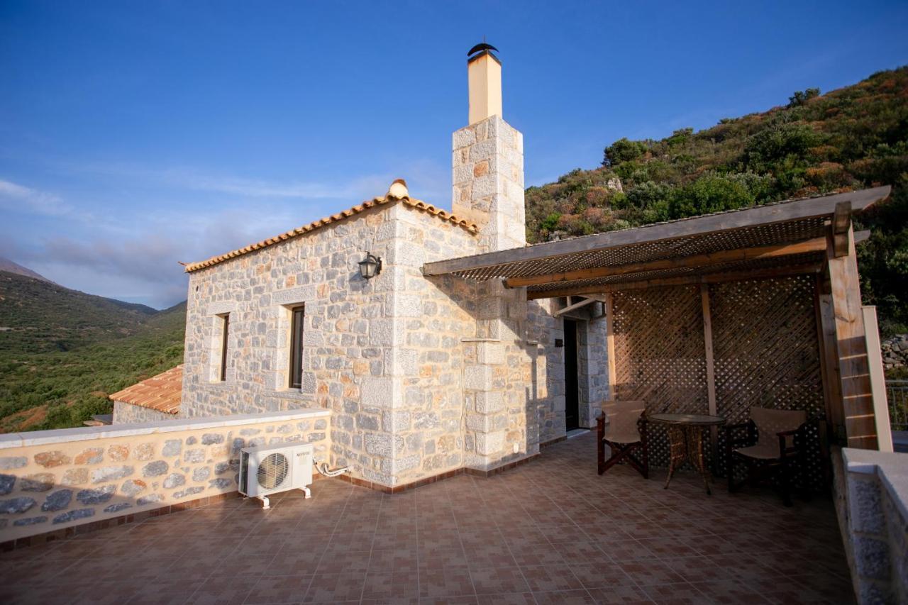 Traditional Plagiaki Apartment